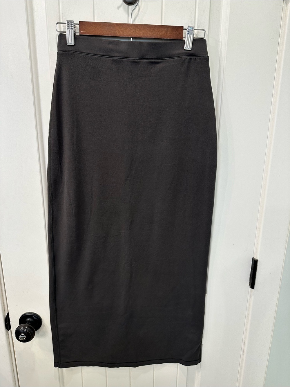 Vuori Pose Halo Column Maxi Skirt Dark Olive Green Size Small VW3088